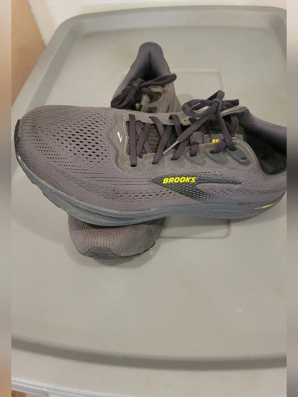 Brooks Ghost 17 running shoes feature a dark ebony and black colorway. Mens 13